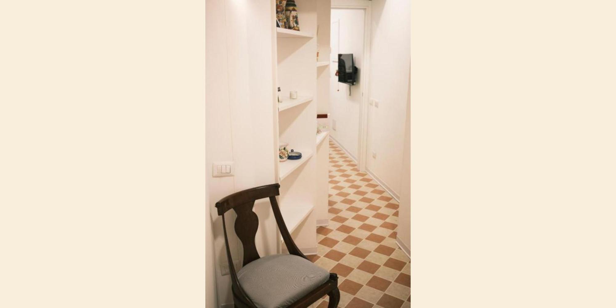 Nespolino, Piccola Casetta In Centro Storico Al Piano Terra Con Piccolo Spazio Esterno Privato Naples Exterior photo